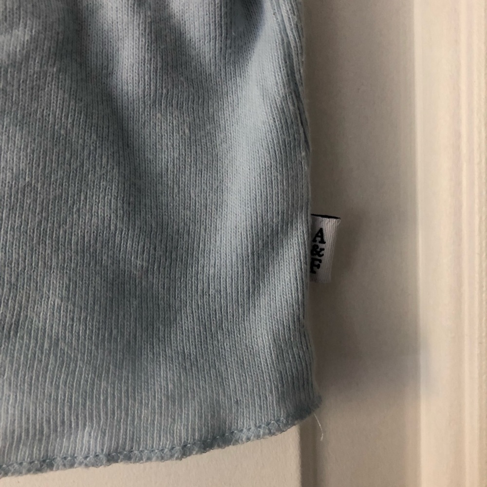 Adorable Abercrombie pale blue tank top - Picture 2 of 3